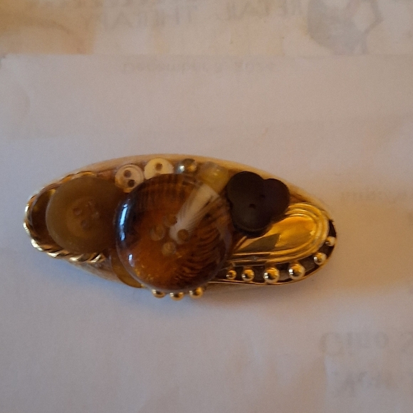 Lori Scena OOAK signed vintage button brooch - Picture 5 of 6